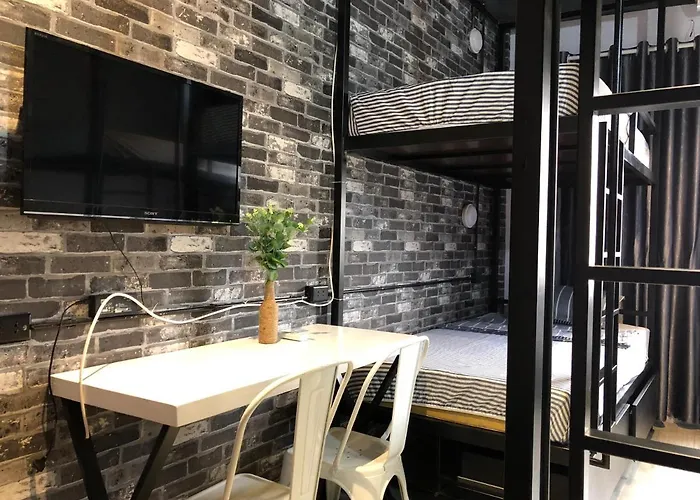 Hostel La Casa Homestay And Coffee Hạ Long